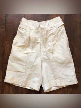 GENERRA pale yellow shorts, vintage, size 7